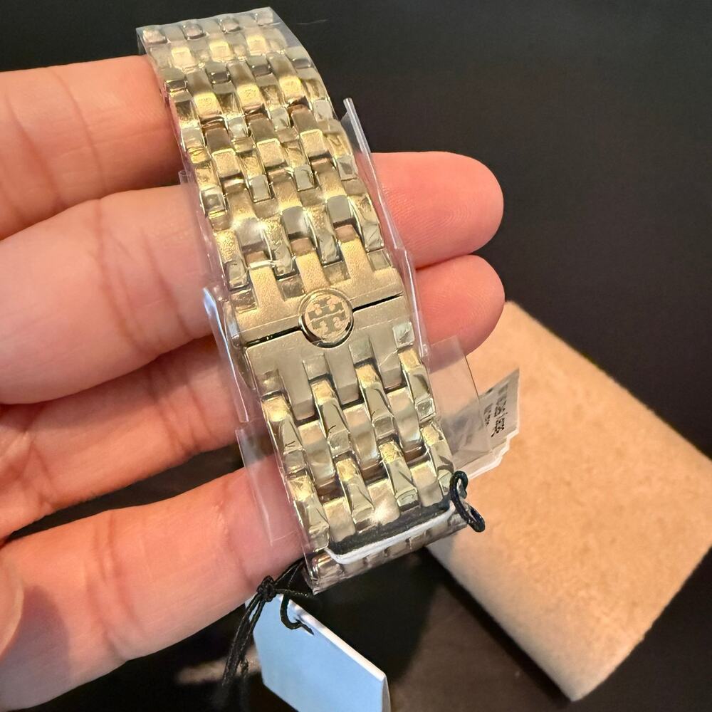 NEW‼️Tory Burch Robinson Gold Bracelet Watch TBW1500 - Picture 5 of 9